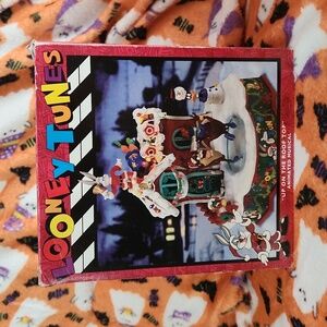 Looney Tunes Animated Musical Decoration
